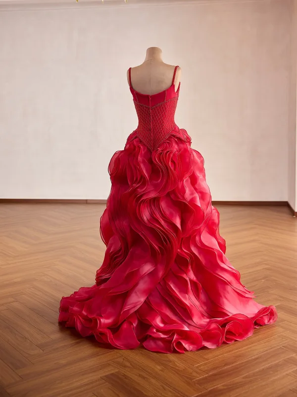 Mode Burgunderrot Perlenstickerei Fallende Rüsche Ballkleider 2026 Ballkleid Spaghettiträger Ärmellos Rückenfreies Sweep / Pinsel Zug Festliche Kleider