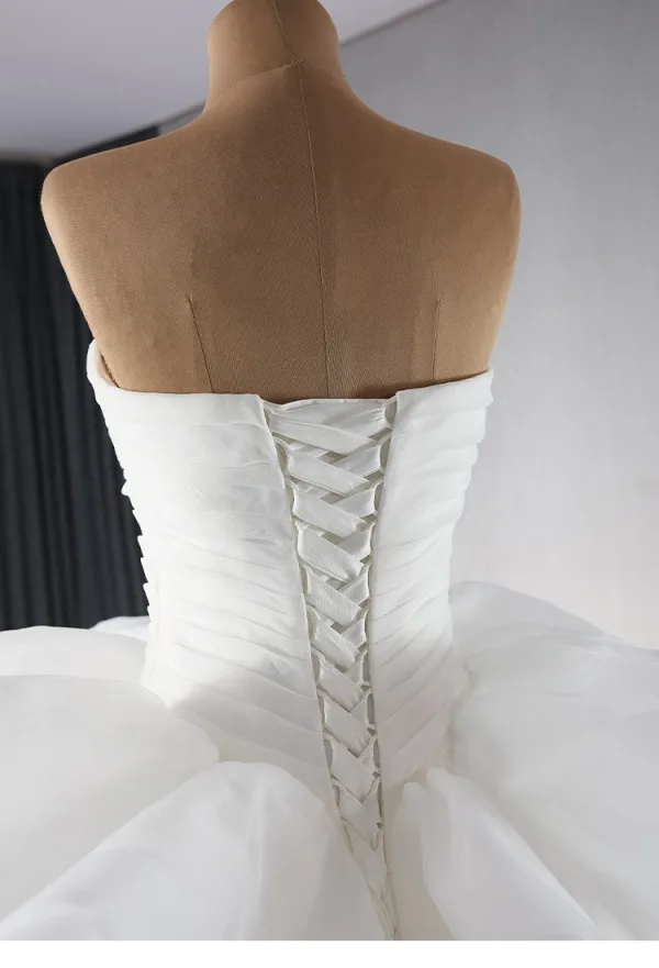 Luxury / Gorgeous White Cascading Ruffles Ball Gown Wedding Dresses 2024 Strapless Sleeveless Backless Court Train Wedding