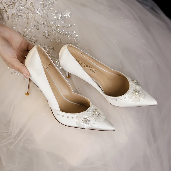 Chic / Beautiful White Satin Pearl Sequins Flower Wedding Shoes 2024 8 cm Stiletto Heels Pointed Toe Wedding Pumps High Heels