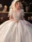 Atemberaubend Ivory / Creme Perlenstickerei Perle Strass Pailletten Spitze Blumen Brautkleider / Hochzeitskleider 2022 Ballkleid Eckiger Ausschnitt Kurze Ärmel Rückenfreies Schleife Kapelle-Schleppe Hochzeit
