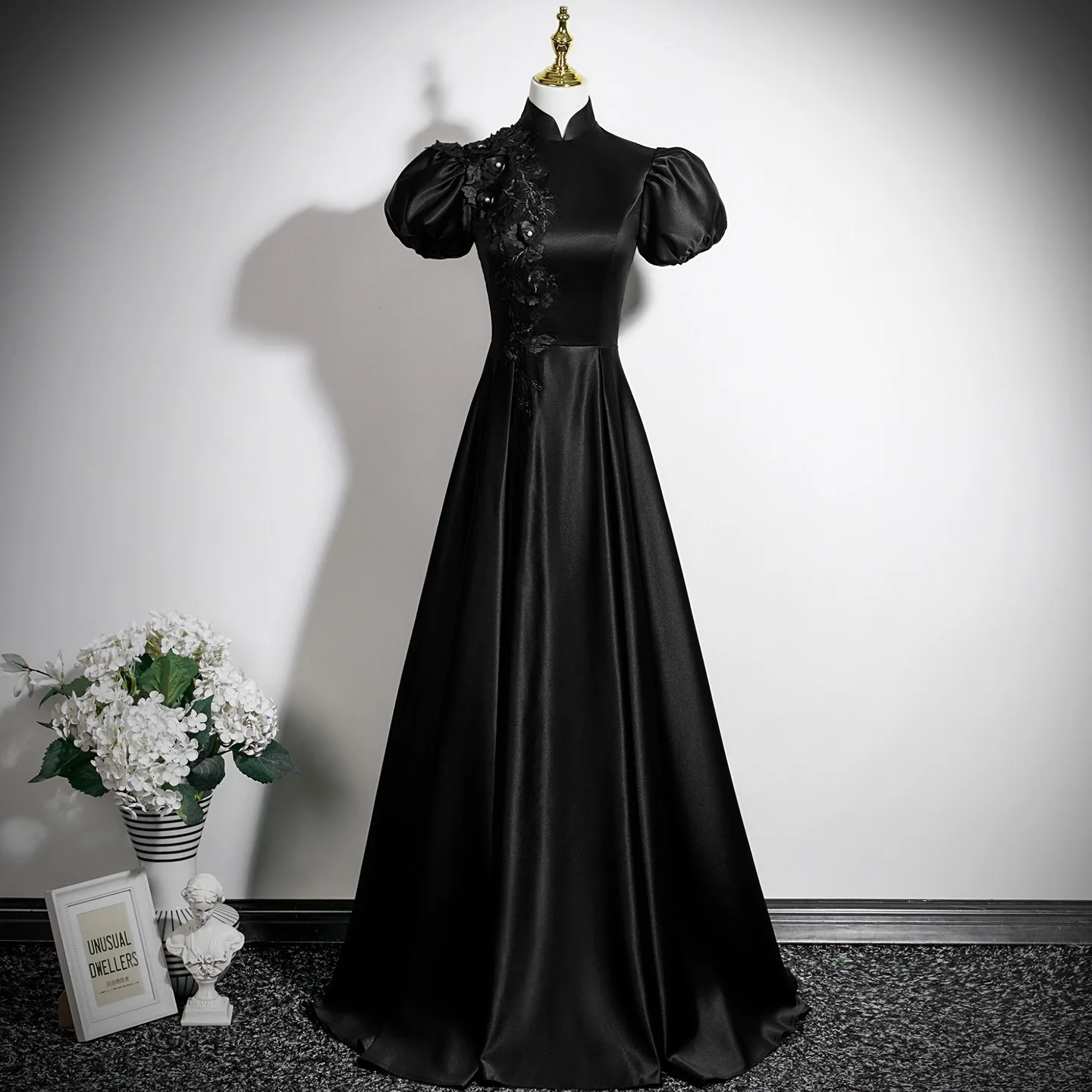 Vintage Retro Black Satin Appliques Prom Dresses 2025 A-Line Princess High Neck Puffy