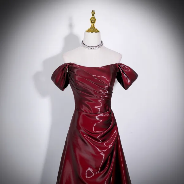 Modest / Simple Burgundy Prom Dresses 2026 A-Line / Princess Off-The-Shoulder Cap Sleeves Backless Floor-Length / Long Formal Dresses