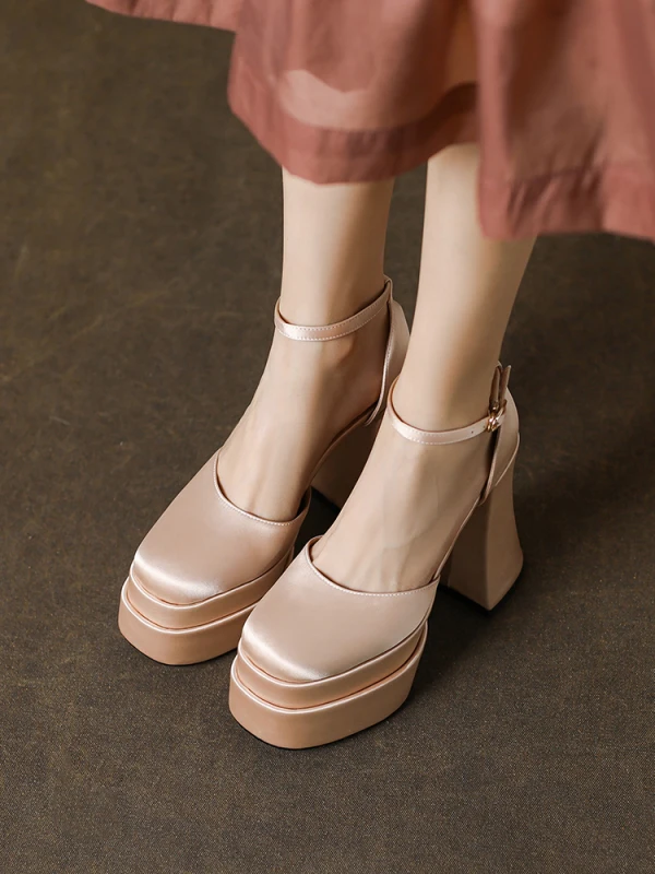 Fashion Beige Leather Prom Womens Sandals 2023 Ankle Strap 12 cm Thick Heels Square Toe Sandals
