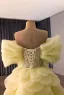 High End Gelb Fallende Rüsche Handgefertigt Perlenstickerei Perle Pailletten Ballkleider 2026 Meerjungfrau Off Shoulder Lange Ärmel Rückenfreies Sweep / Pinsel Zug Festliche Kleider