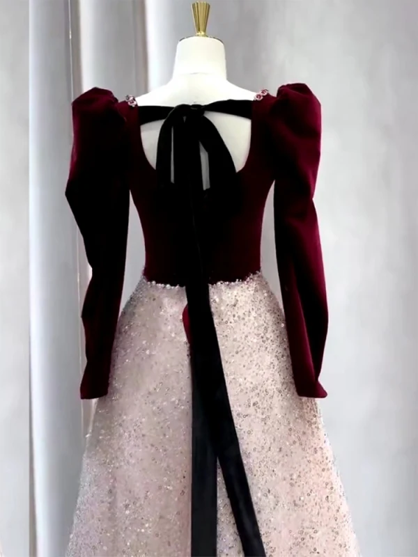 Elegant Burgundy Beading Sequins Velvet Prom Dresses 2024 A-Line / Princess Square Neckline Long Sleeve Backless Bow Floor-Length / Long Prom Formal Dresses