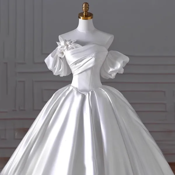 Vintage / Retro Modest / Simple White Satin Wedding Dresses 2024 Ball Gown Off-The-Shoulder Short Sleeve Backless Floor-Length / Long Wedding