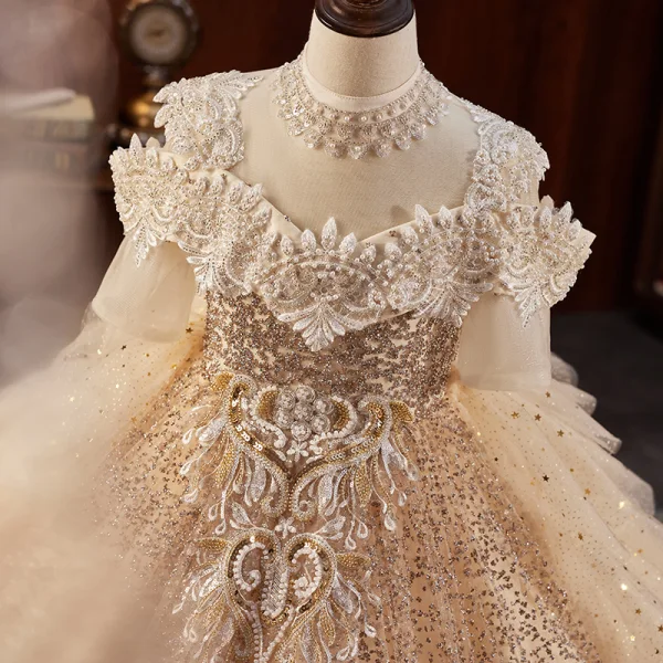 Scintillantes Champagne Perlage Faux Diamant En Dentelle Fleur Volants en Cascade Robe Ceremonie Fille 2024 Robe Boule Anniversaire Encolure Dégagée Manches Courtes Dos Nu Longue