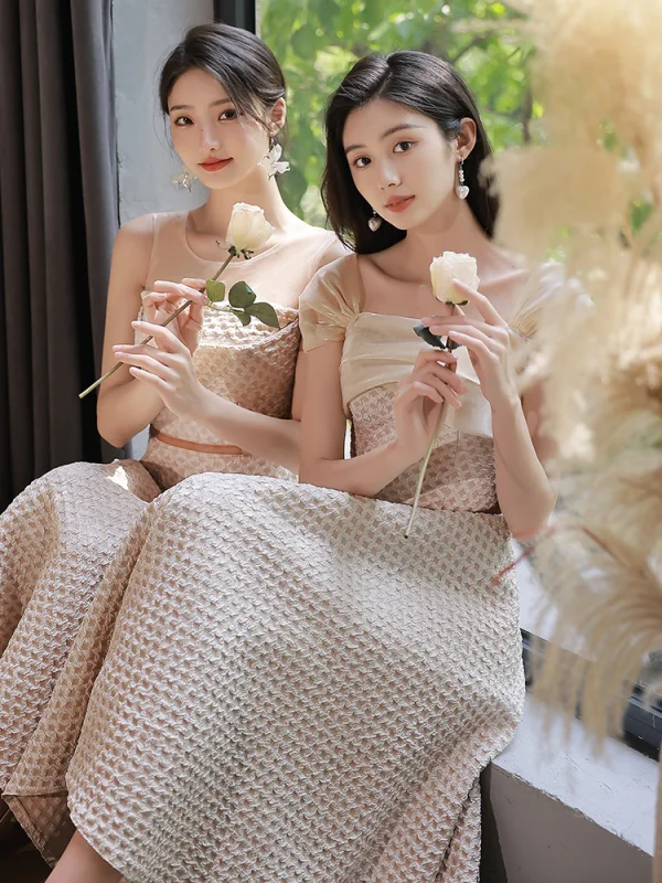 Modest / Simple Khaki Bridesmaid Dresses 2022 A-Line / Princess Short Sleeve Backless Sash Floor-Length / Long Bridesmaid Dresses