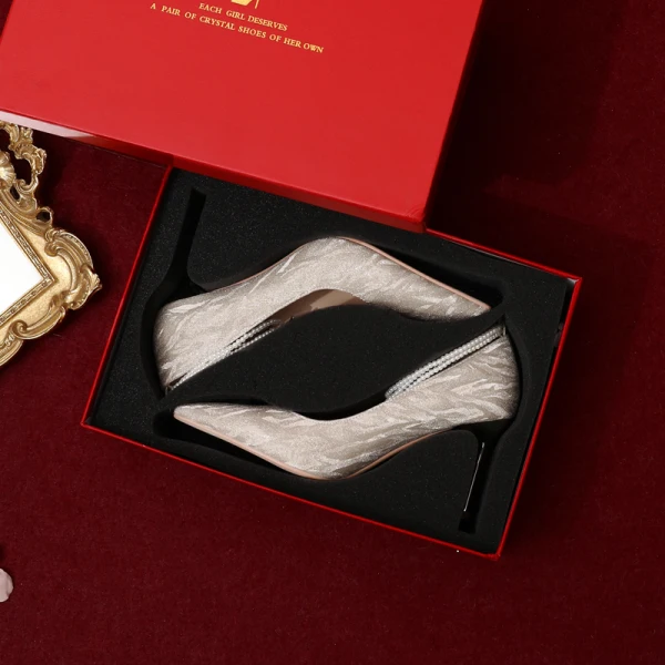 Charmant Champagne Paillettes Chaussure De Mariée 2022 Perle Bride Cheville 8 cm Talons Aiguilles À Bout Pointu Mariage Escarpins Talons Hauts