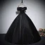 Elegante Schwarz Satin Ballkleider 2023 Ballkleid Off Shoulder Kurze Ärmel Rückenfreies Lange Festliche Kleider