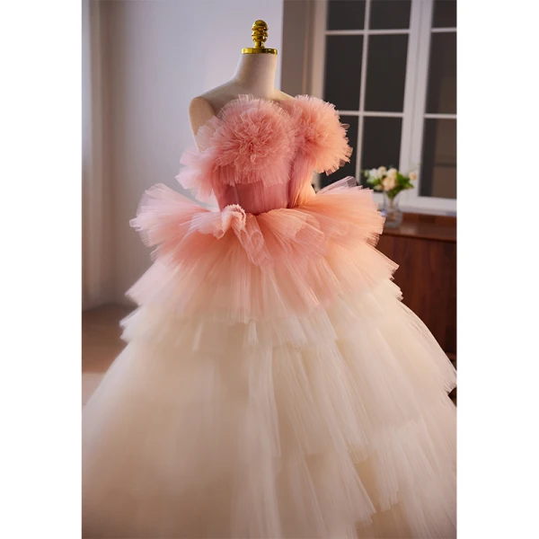Charmant Champagner Fallende Rüsche Ballkleider 2023 Gekreuzte Träger Ballkleid Bandeau Ärmellos Rückenfreies Hof-Schleppe Ball Festliche Kleider