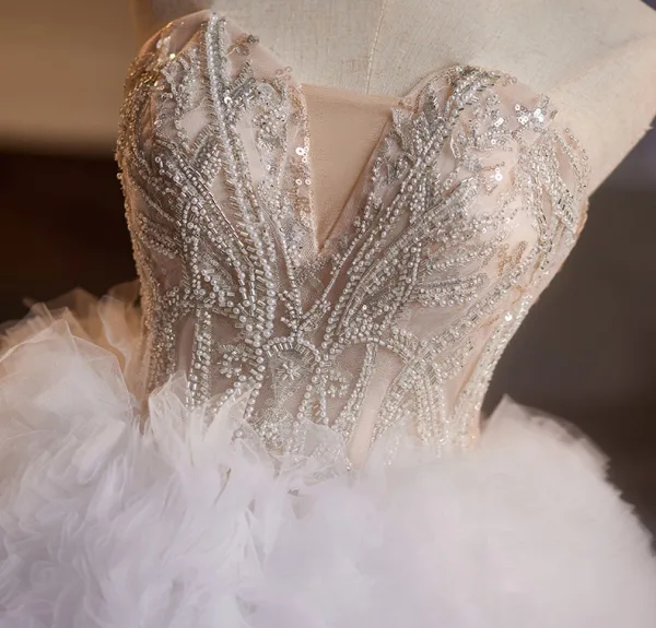 Edles Farbverlauf Himmelblau Perlenstickerei Perle Pailletten Fallende Rüsche Ballkleider 2025 Ballkleid Bandeau Ärmellos Rückenfreies Sweep / Pinsel Zug Ball Festliche Kleider