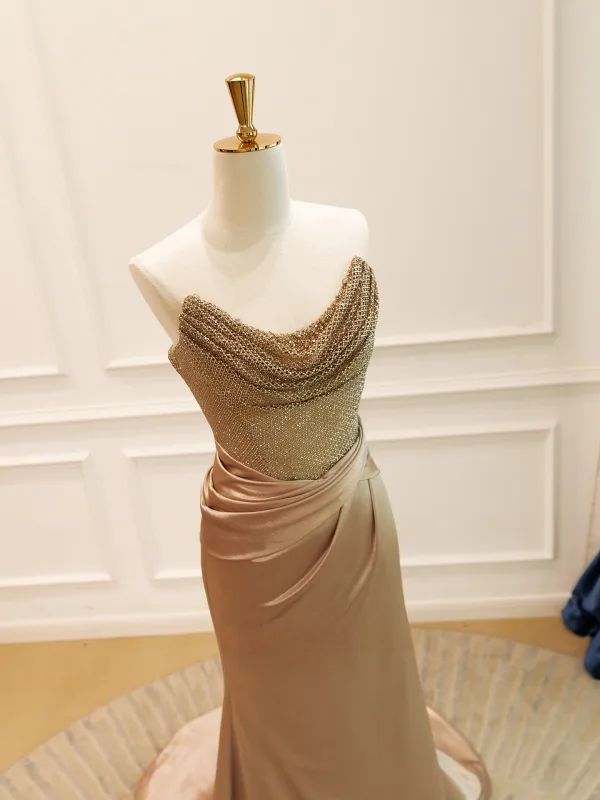 Sexy High End Gold Handgefertigt Strass Abendkleider 2026 Meerjungfrau Bandeau Ärmellos Rückenfreies Sweep / Pinsel Zug Abend Festliche Kleider
