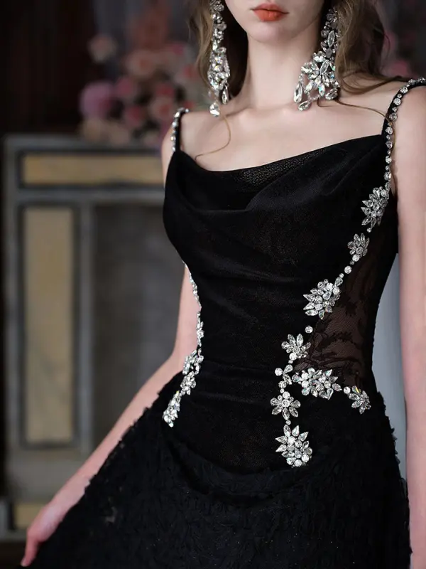 Charmant Noire Faux Diamant En Dentelle Fleur Robe De Soirée 2026 Princesse Bretelles Spaghetti Sans Manches Dos Nu Longue Soirée Robe De Ceremonie