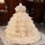 Scintillantes Champagne Perlage Faux Diamant En Dentelle Fleur Volants en Cascade Robe Ceremonie Fille 2024 Robe Boule Anniversaire Encolure Dégagée Manches Courtes Dos Nu Longue