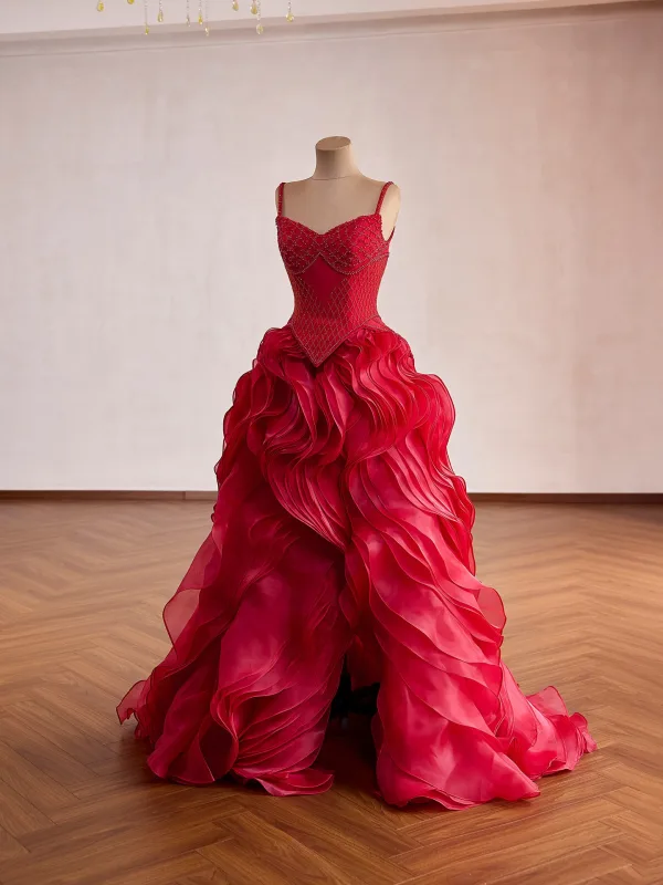 Mode Burgunderrot Perlenstickerei Fallende Rüsche Ballkleider 2026 Ballkleid Spaghettiträger Ärmellos Rückenfreies Sweep / Pinsel Zug Festliche Kleider