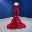Haut de Gamme Luxe Rouge Robe De Soirée 2022 Trompette / Sirène De l'épaule Perlage Paillettes Manches Courtes Dos Nu Plumes Tribunal Train Soirée Robe De Ceremonie