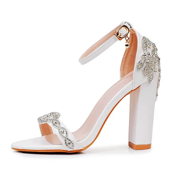 Sexy Blanche Faux Diamant Bride Cheville Chaussure De Mariée 2024 11 cm Talons Épais Peep Toes / Bout Ouvert Mariage Sandales Talons Hauts