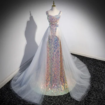Scintillantes Laser Paillettes Robe De Bal 2023 Princesse Encolure Carrée Sans Manches Dos Nu Train De Balayage Promo Robe De Ceremonie