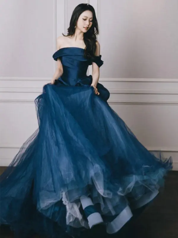 Elegant Ocean Blue Ball Gown Prom Dresses 2026 Off-The-Shoulder Sleeveless Backless Sweep Train Formal Dresses