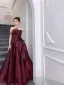 Fashion Burgundy Bow Prom Dresses 2025 A-Line / Princess Strapless Sleeveless Backless Floor-Length / Long Prom Formal Dresses