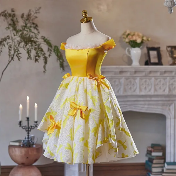 Fashion Yellow Homecoming Bow Short Graduation Dresses 2024 A-Line / Princess Off-The-Shoulder Sleeveless Backless