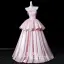 Härlig Rodnande Rosa Cascading Volanger Satin Balklänningar 2026 Balklänning Axelbandslös Ärmlös Halterneck