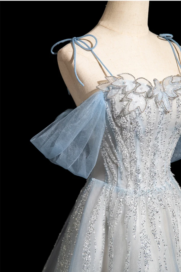 Charmant Himmelblau Perlenstickerei Strass Pailletten Ballkleider 2024 A Linie Spaghettiträger Kurze Ärmel Rückenfreies Lange Ball Festliche Kleider
