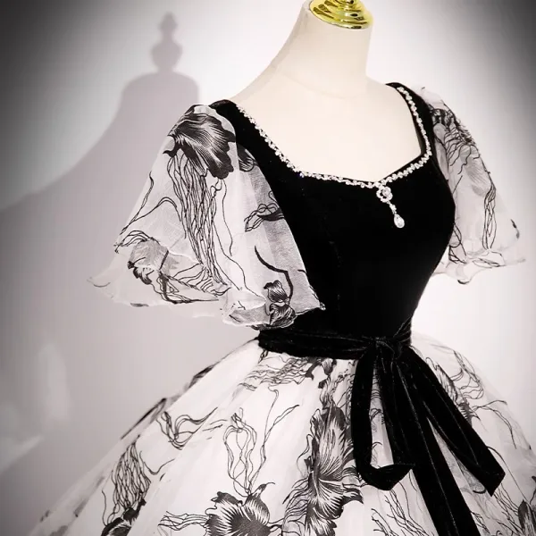 Elegant Black Printing Prom Dresses 2023 Ball Gown Square Neckline Puffy Short Sleeve Backless Bow Sash Floor-Length / Long Prom Formal Dresses