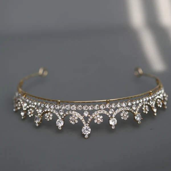 Fine Sølv Rhinestone Bryllup Tiara 2022 Zirkon Legering Tiara Har Tilbehor