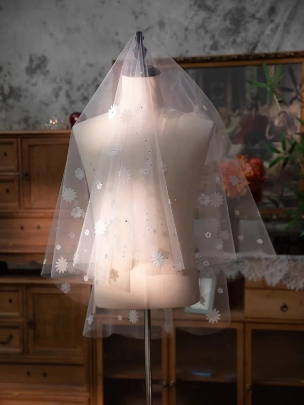Elegant White Appliques 1.5 m Wedding Veils 2025 Tulle