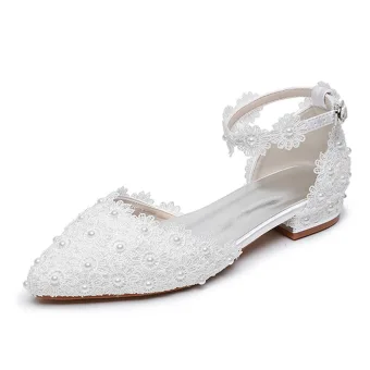 Élégant Blanche Perle En Dentelle Fleur Plate Chaussure De Mariée 2024 Bride Cheville À Bout Pointu Mariage Sandales