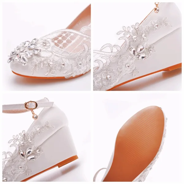 Élégant Blanche Faux Diamant En Dentelle Fleur Chaussure De Mariée 2023 5 cm Compensées À Bout Pointu Mariage Talons