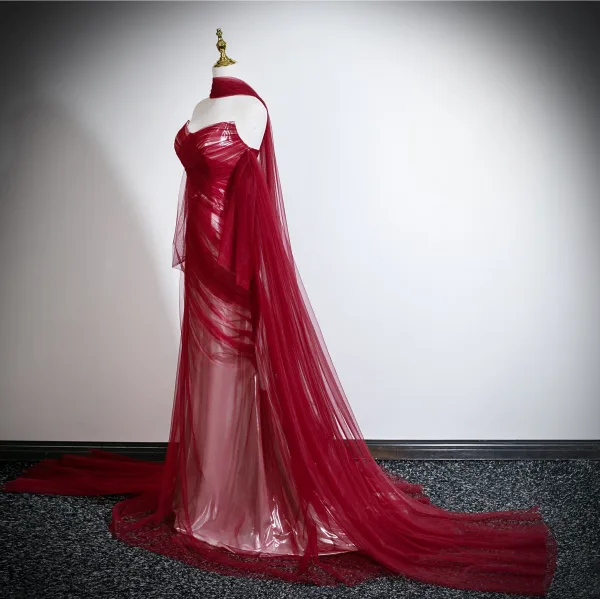 Sexy Burgundy Evening Dresses 2025 Trumpet / Mermaid Strapless Sleeveless Backless Sweep Train Formal Dresses
