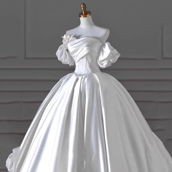 Vintage / Retro Modest / Simple White Satin Wedding Dresses 2024 Ball Gown Off-The-Shoulder Short Sleeve Backless Floor-Length / Long Wedding