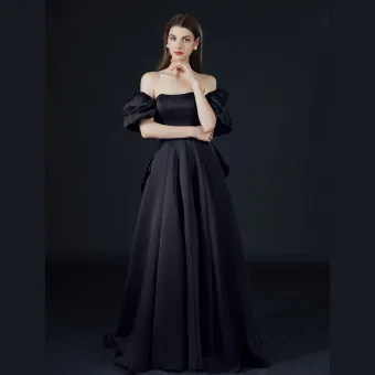 Élégant Noire Satin Robe De Bal 2022 Princesse Encolure Carrée Gonflée Manches Courtes Dos Nu Noeud Longue Robe De Ceremonie