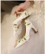 Élégant Blanche Cuir Appliques Chaussure De Mariée 2023 8 cm Talons Épais À Bout Pointu Mariage Escarpins Talons Hauts