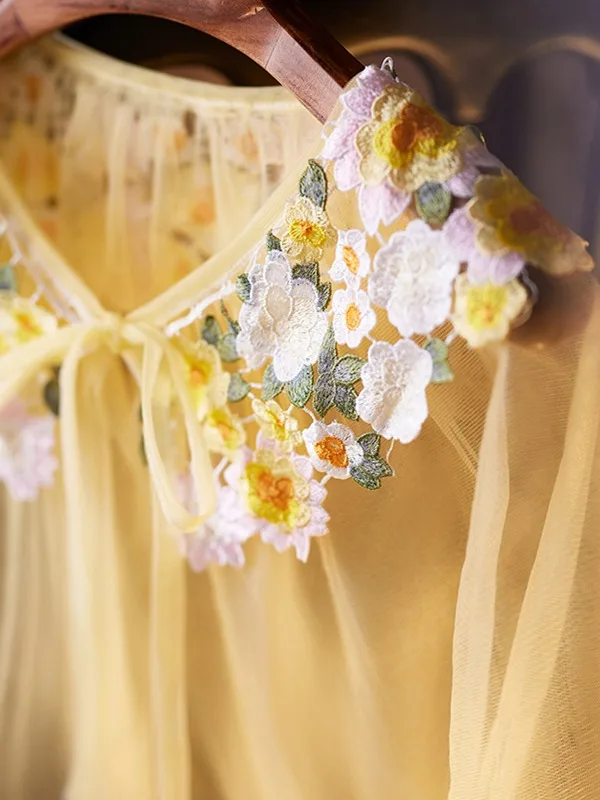 Chic / Beautiful Yellow Lace Flower Prom Tulle shawl 2025