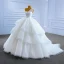 Vintage / Originale Haut de Gamme Blanche Volants en Cascade Robe De Mariée Robe Boule 2022 Une épaule Sans Manches Dos Nu Faux Diamant Tribunal Train Mariage