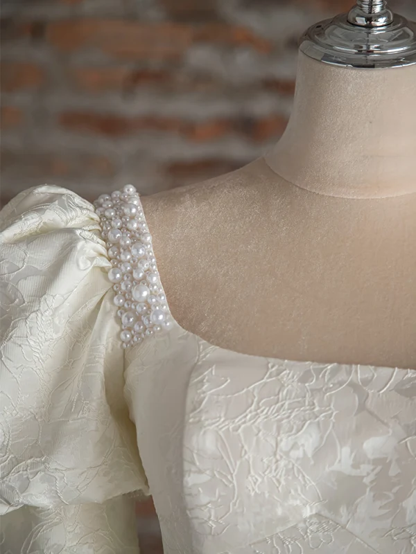 Vintage / Originale Ivoire Robe De Mariée 2023 Robe Boule Encolure Carrée Perle Gonflée Manches Courtes Dos Nu Longue Mariage