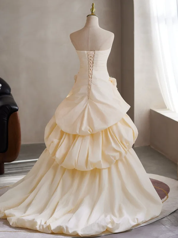 Charmant Champagne Appliques Volants en Cascade Robe De Bal 2026 Princesse Bustier Sans Manches Dos Nu Train De Balayage Promo Robe De Ceremonie