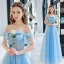 Elegante Blau Ballkleider 2022 A Linie Schleife Off Shoulder Ärmellos Rückenfreies Perle Lange Festliche Kleider