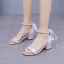 Sexy Weiß Perle Knöchelriemen Schleife Brautschuhe 2024 5 cm Thick Heels Peeptoes Hochzeit Sandaletten Hochhackige