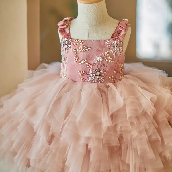 Chic / Beautiful Blushing Pink Pearl Rhinestone Cascading Ruffles Short Birthday Flower Girl Dresses 2024 Ball Gown Square Neckline Sleeveless Backless