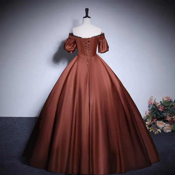 Vintage / Retro Brown Satin Prom Dresses 2023 Ball Gown Off-The-Shoulder Lace Flower Short Sleeve Sequins Backless Floor-Length / Long Prom Formal Dresses