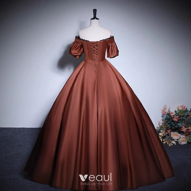 Vintage / Retro Brown Satin Prom Dresses 2023 Ball Gown Off-The-Shoulder  Lace Flower Short Sleeve Sequins Backless Floor-Length / Long Prom Formal  Dresses