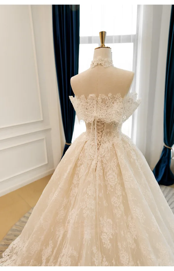 Luxury / Gorgeous White Beading Pearl Sequins Lace Flower Wedding Dresses 2026 Ball Gown Strapless Sleeveless Backless Floor-Length / Long