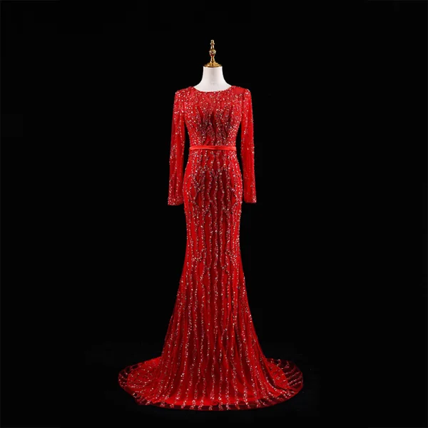 Luxe Rouge Fait main Perlage Paillettes Plumes Robe De Soirée 2023 Trompette / Sirène Encolure Dégagée Manches Longues Ceinture Tribunal Train Soirée Robe De Ceremonie
