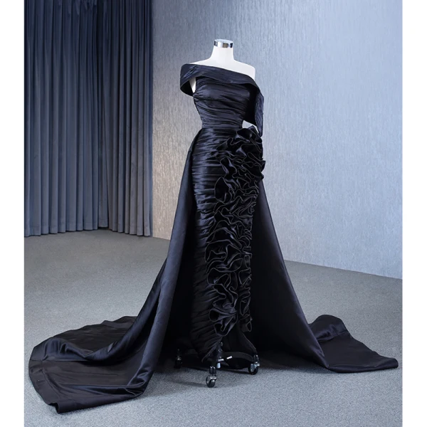 Charmant Noire Volants Trompette / Sirène Robe De Soirée 2023 Une épaule Manches Courtes Dos Nu Tribunal Train Soirée Robe De Ceremonie