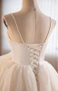 Mode Blanche Volants en Cascade de retour Courte Robe De Graduation 2024 Bretelles Spaghetti Sans Manches Dos Nu